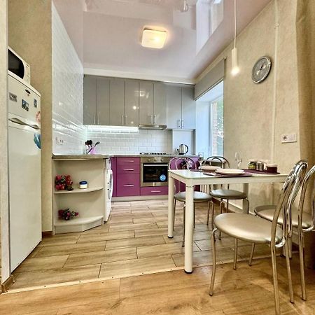 Apartpoltava Витончені Апартаменти Біля Лялькового Театру, Звітна Документація Для Відрядження, Банківський Чек Dış mekan fotoğraf